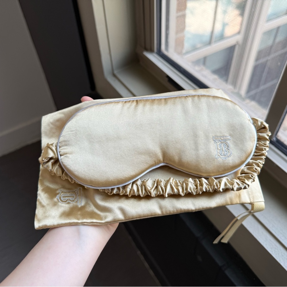 Burberry Beauty Padded Sleep Eye Mask With Pouch
